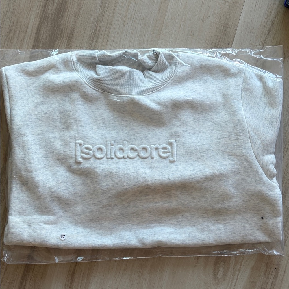 Solidcore Solidays 2026 Mock Neck Sweatshirt Medi… - image 3